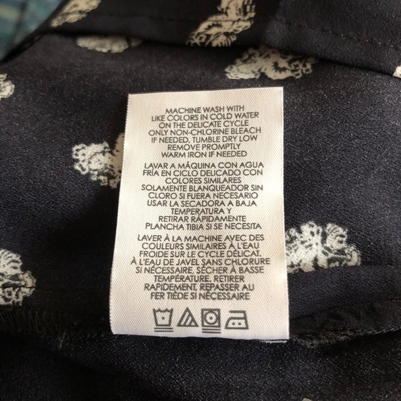 CAbi Memento #3435 V-Neck Blouse - Picture 2 of 6